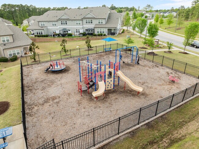 Building Photo - 1039 Commack Dr