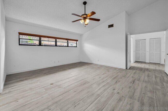 Building Photo - 7619 Silver Woods Ct
