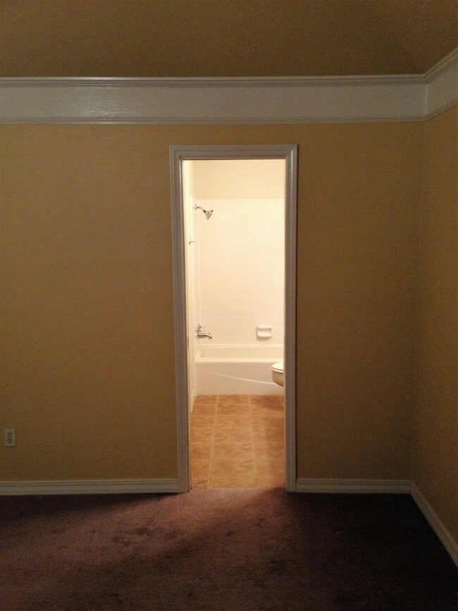 Building Photo - ** 3/2 IN NEW GREENACRES PLACE **