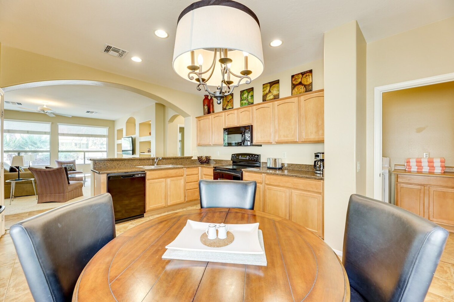 Building Photo - 9746 E Coopers Hawk Dr