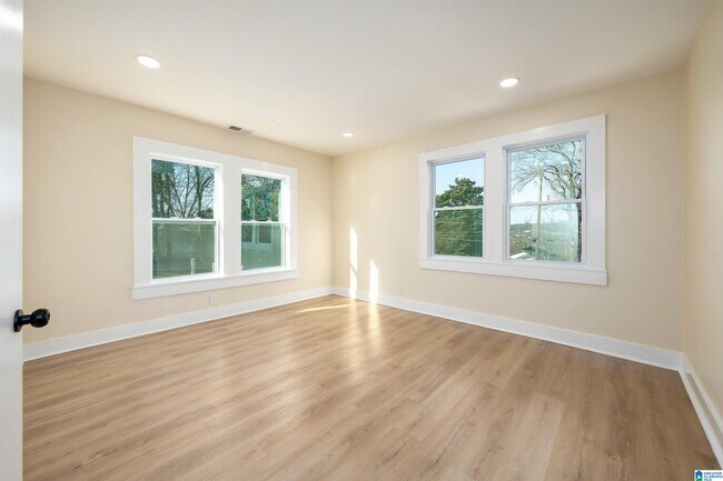 Building Photo - 4312 51st Ave N