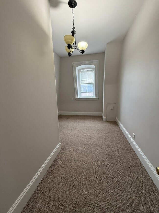 Building Photo - 241 Middle Street