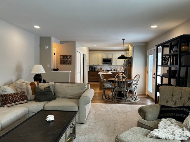 Building Photo - 4215 Cromwell Ct