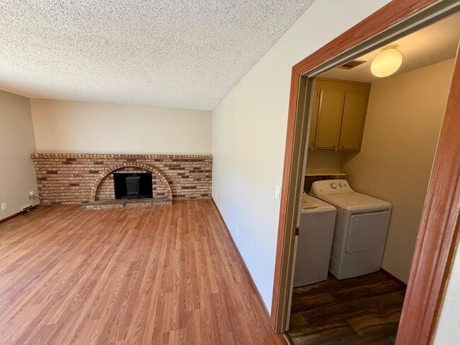 Building Photo - 478 Churchill Park Dr