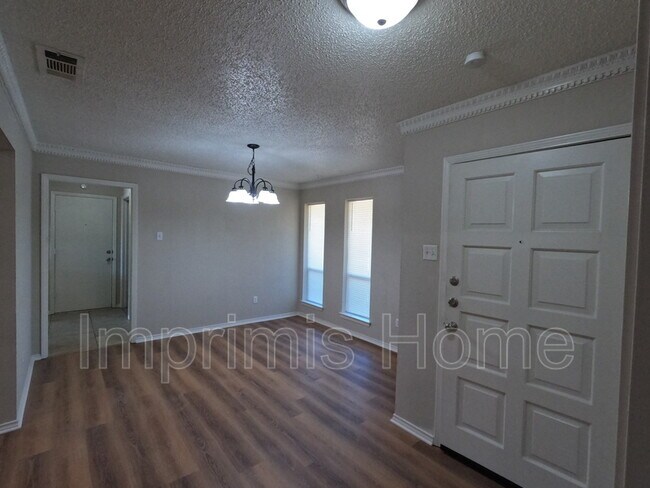 Building Photo - 430 Ridgewood Dr