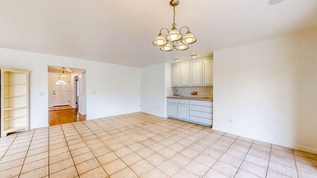 Building Photo - 7971 Oakmont Dr