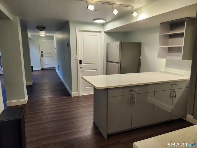 Building Photo - 488 Chapel St