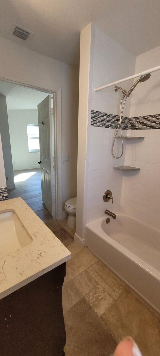 Building Photo - 524 Indigo Ave