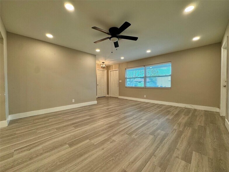 Building Photo - 1871 NW 31st Ave