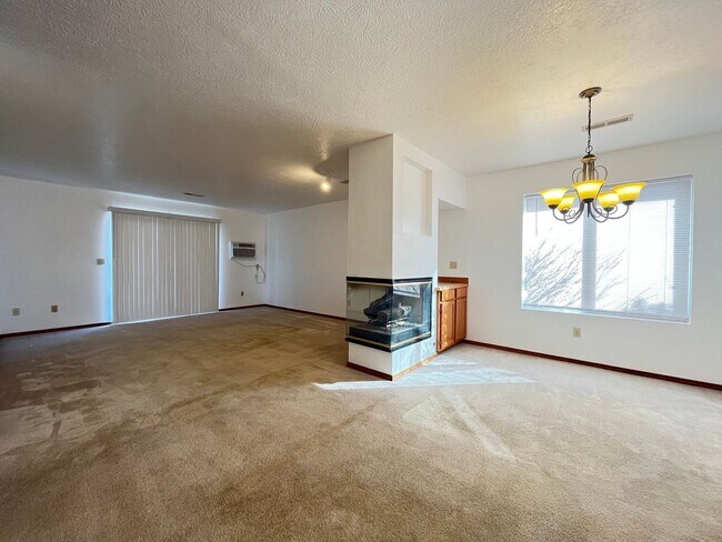 Building Photo - 5211 S Smith Ct