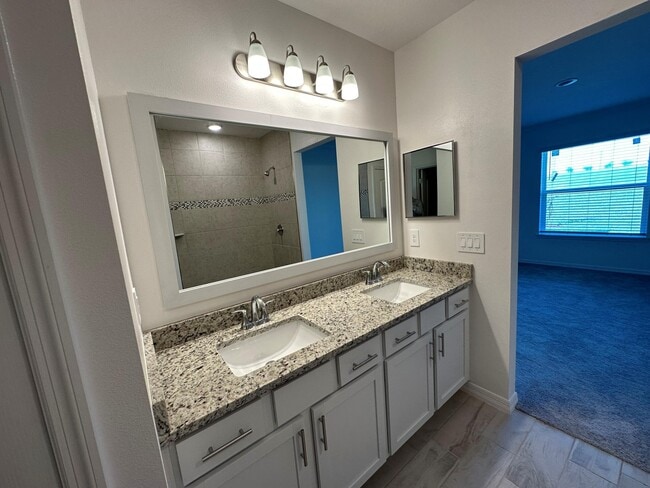 Building Photo - 10936 SW Vasari Way