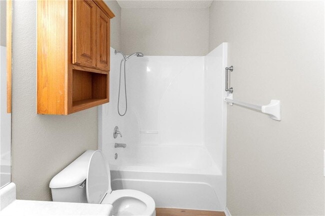 Building Photo - 1552 S Tally Ho Dr