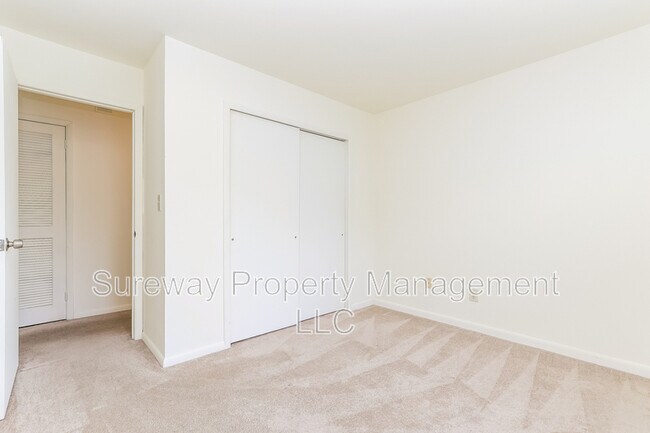 Building Photo - 117 Rainier Ct