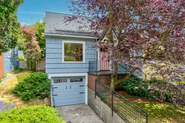 Primary Photo - Immaculate Tudor