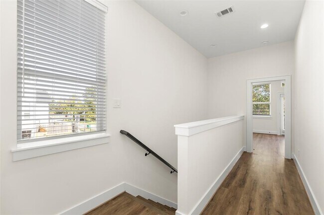 Building Photo - 1812 Palmetto Landing Dr