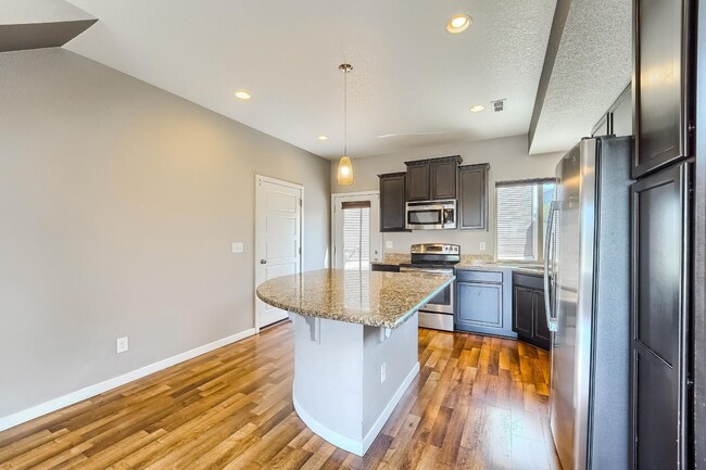 Building Photo - 3 Bedroom single family home in Denver
