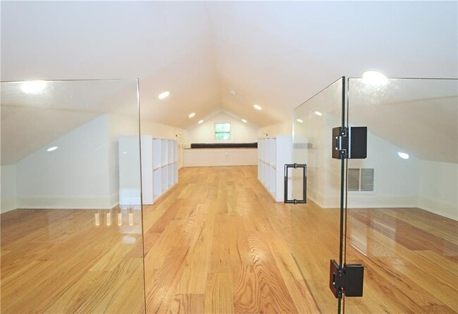 Building Photo - 49 New St