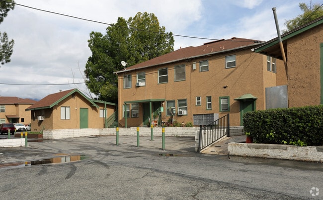 Building Photo - Dana Villa Apartments