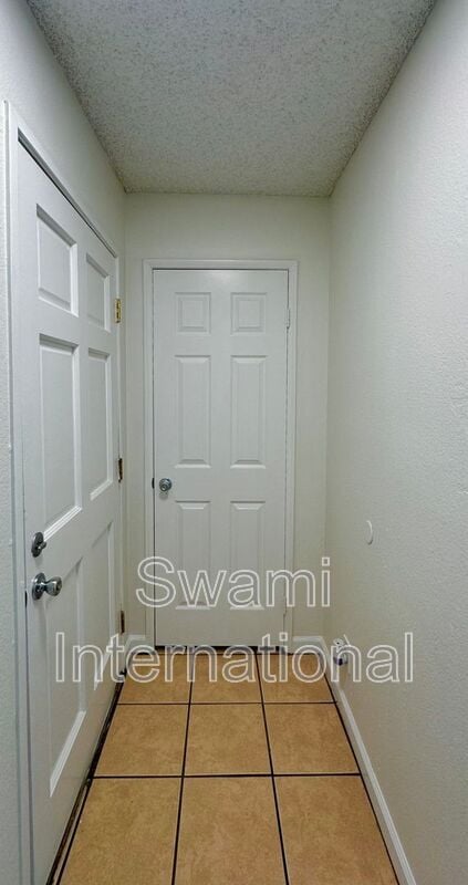 Building Photo - 14620 Berendo Ave