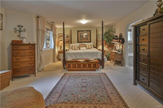 Building Photo - Charming Mountain Retreat across from Golf Course