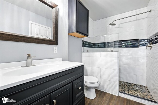 Building Photo - Spacious Palmer Home!