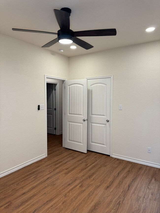 Building Photo - 3984 Ridge Trail