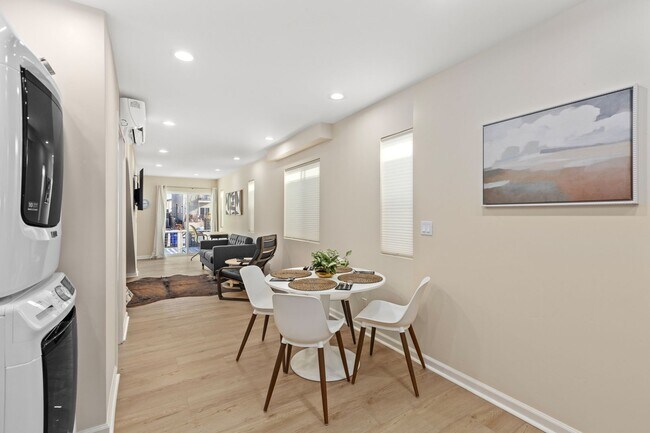 Building Photo - New built and fully furnished 2 bed 2. 5 baths in Point Loma