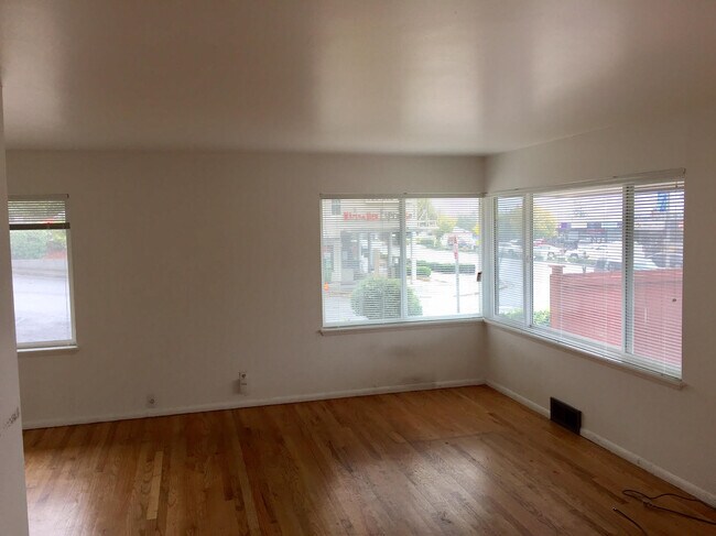 Building Photo - 21836 Marine View Dr S