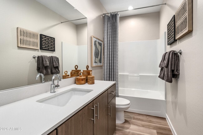 Building Photo - 6218 S 47th Ln