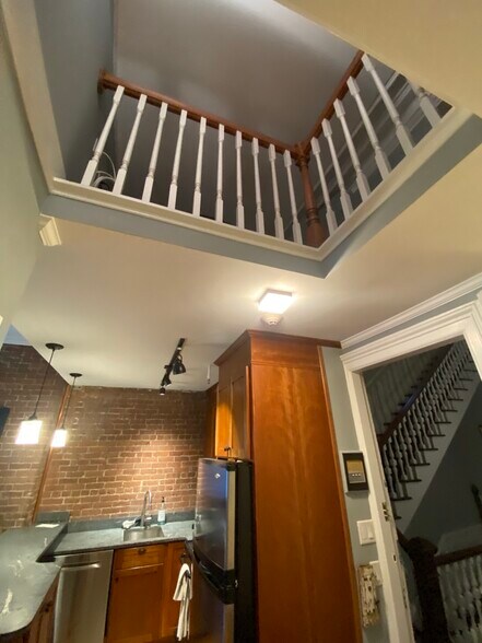 Building Photo - 167 Beacon St