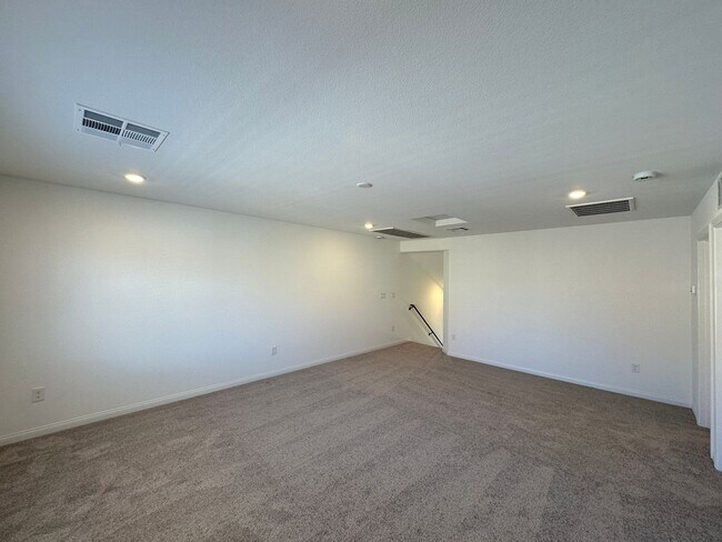 Building Photo - Robindale & Westwind