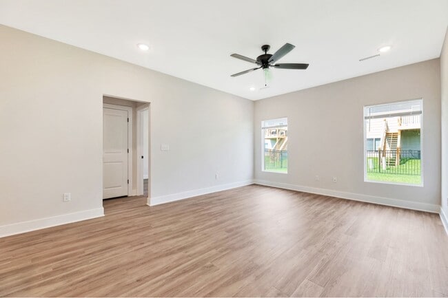 Building Photo - 1121 N Joye St