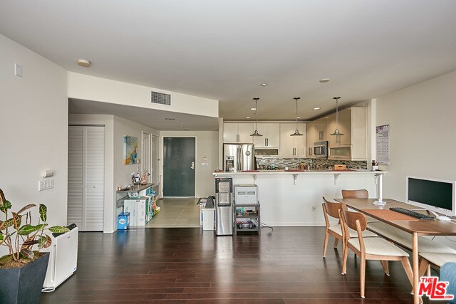 Building Photo - 733 S Manhattan Pl