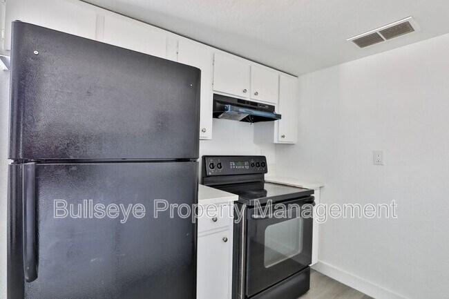 Building Photo - 1417 E Southern Ave