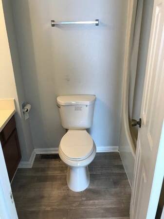 bedroom bathroom - 2613 Wynterhall Rd SE