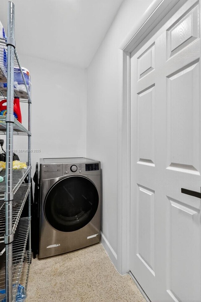 Building Photo - 1820 N 56th Ave