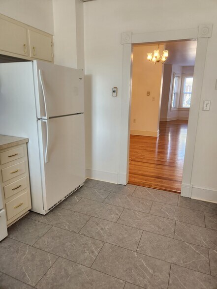 Building Photo - 125 Peyton St