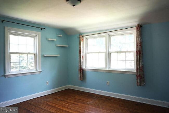 Building Photo - 252 Crosshill Rd