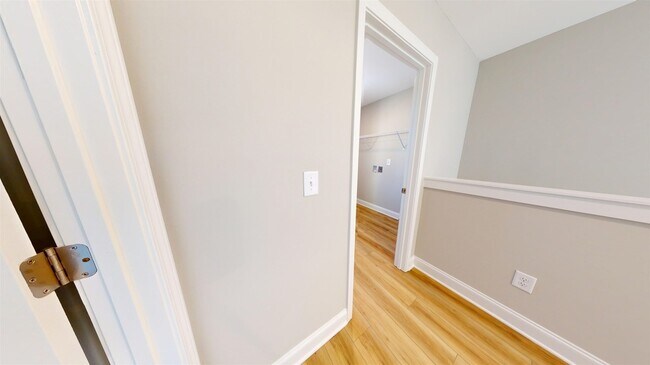 Building Photo - 1032 Moen Lp