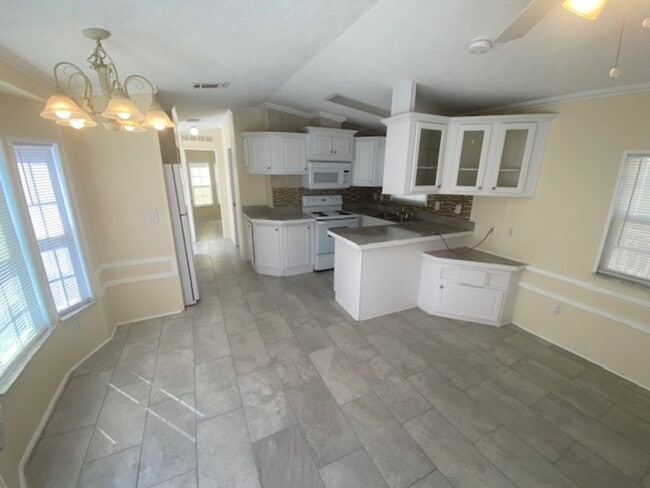 Building Photo - 4825-4A1A A1A S