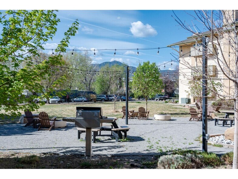 Building Photo - 3030 Oneal Pky