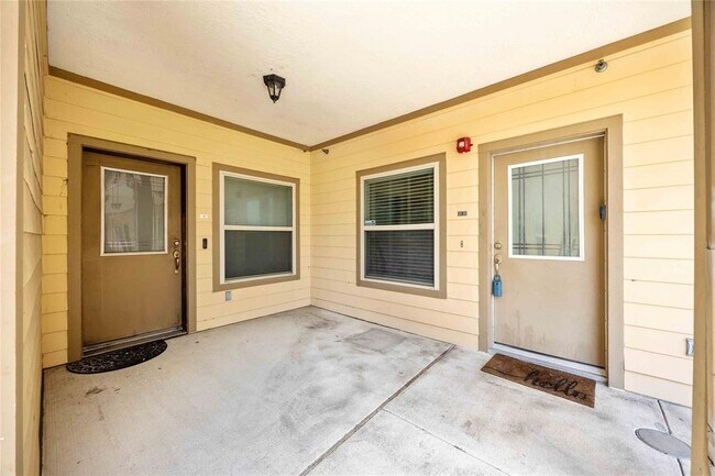 Building Photo - 3501 Chenevert St