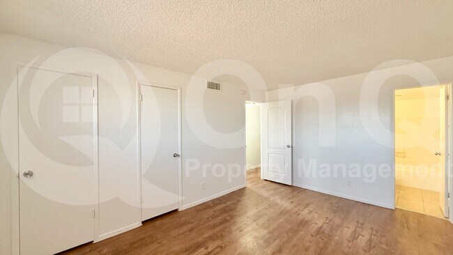 Building Photo - 2415 W Hazelwood St