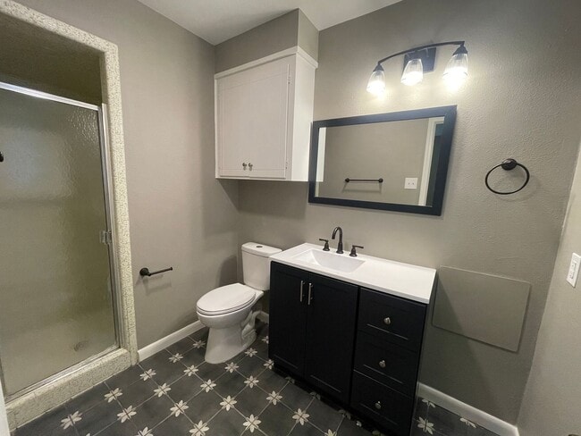 Building Photo - South Bossier Beauty! Hurry Before Its Gone!