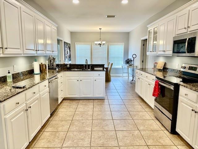 Building Photo - 2551 Magnolia Grande Dr