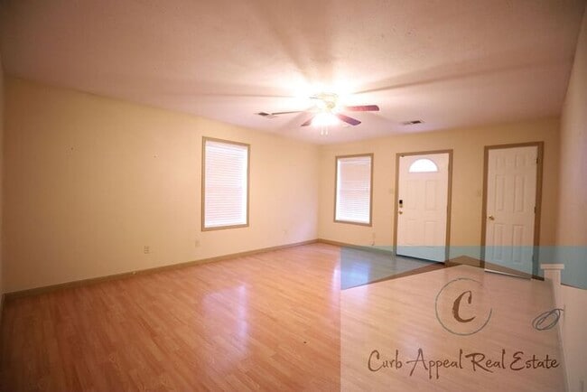 Building Photo - Beautiful 3 bedroom/2 bath home - Jonesboro