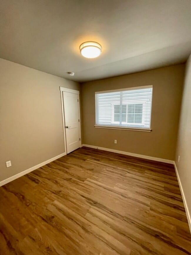 Building Photo - Lucia Duplex - 61522-LUCI-00