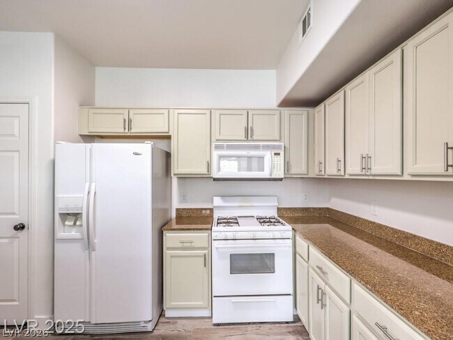 Building Photo - 10001 Peace Way