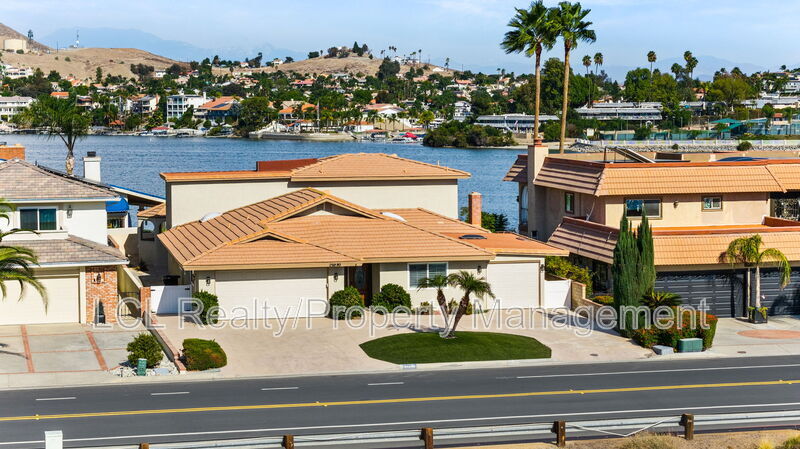 Building Photo - 29880 Longhorn Dr