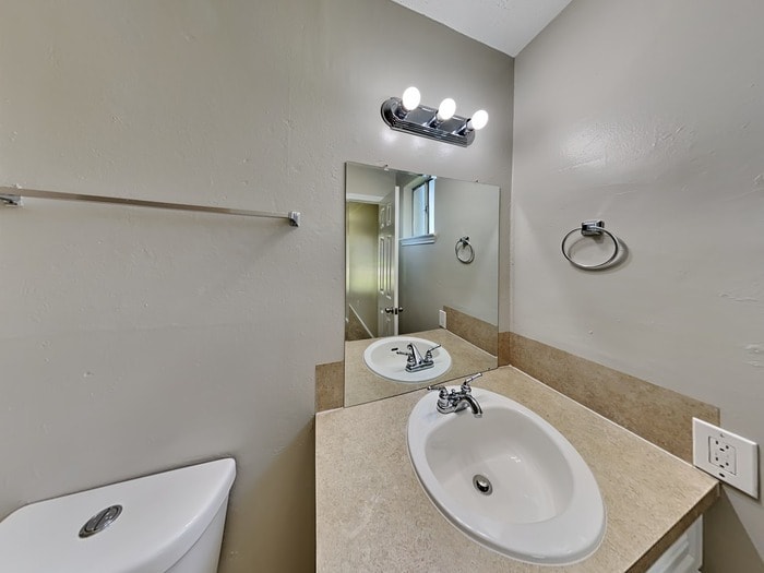 Building Photo - 809 Lochmoor Ln